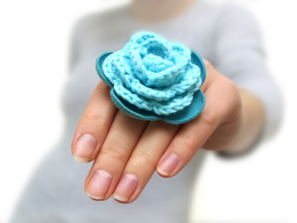 Turquoise crochet and leather flower ring - katrinshine