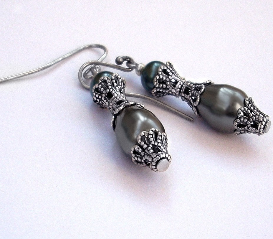 Black Pearl Earrings