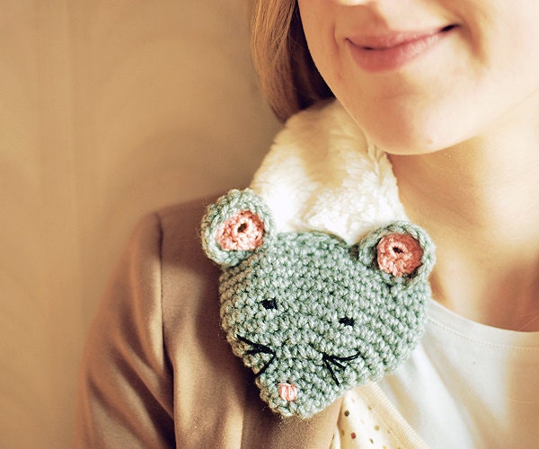 MOUSE COWL Wholeyear Accessory Cold Days Crochet Shawl Furry Fur Woman Teens Cozy White Grey