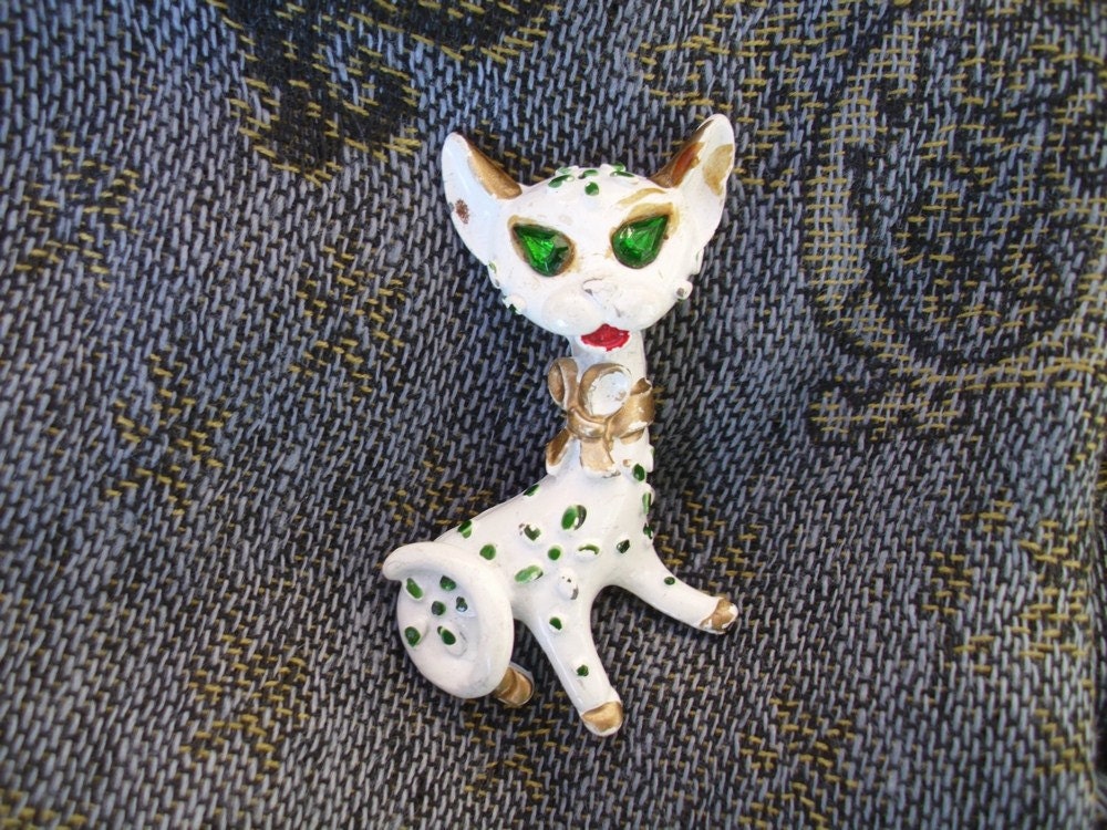 Vintage Cat Brooch, 1960s, Vintage Cat Pin, with Faux Emerald Eyes