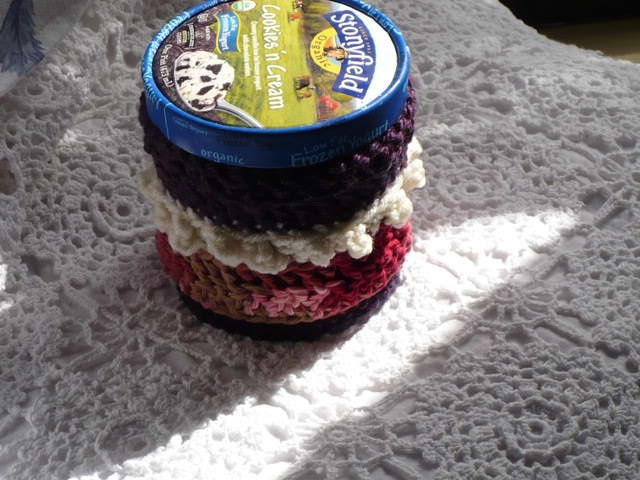 Pint Ice Cream Cozy Neapolitan Chunky Design - Bubbles