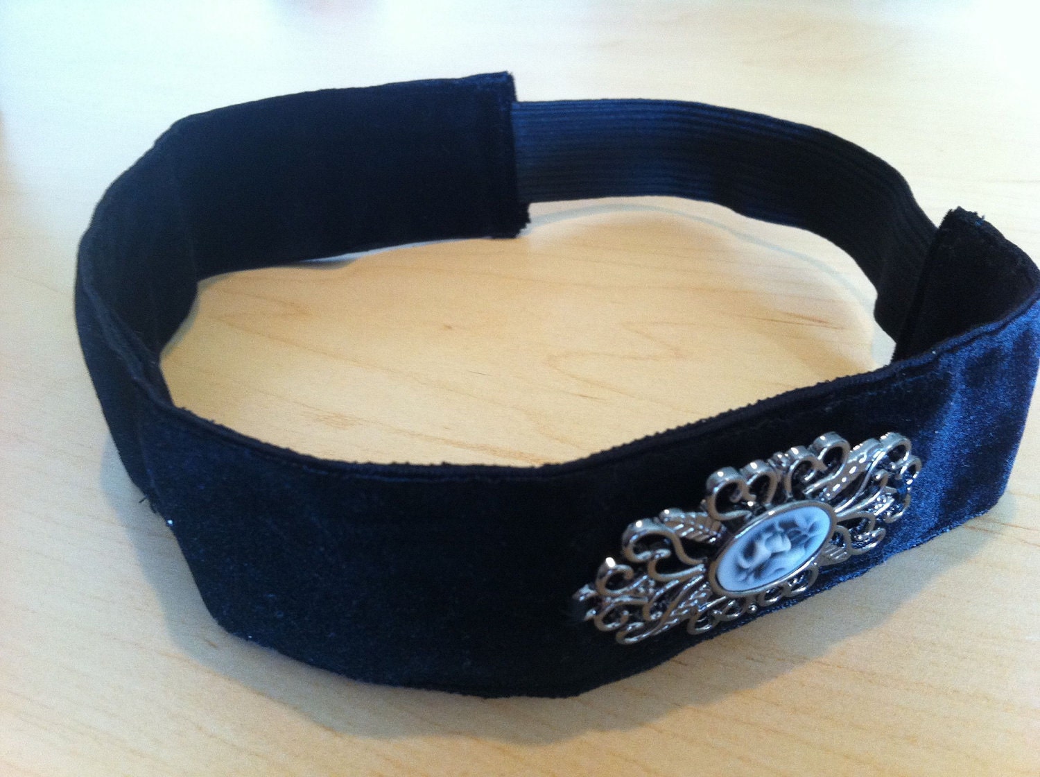 Black Velvet Charm Headband (1-3/8")