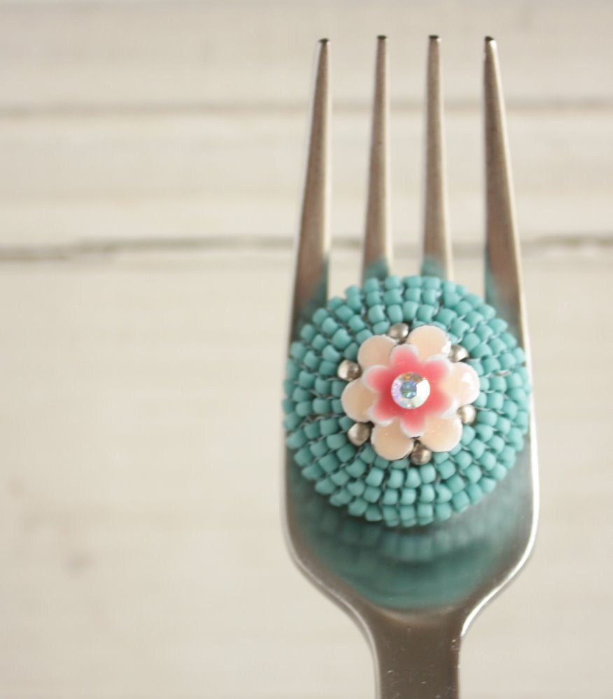 Ring, beadwoven, matte turquoise with peach flower centre - afrikitten