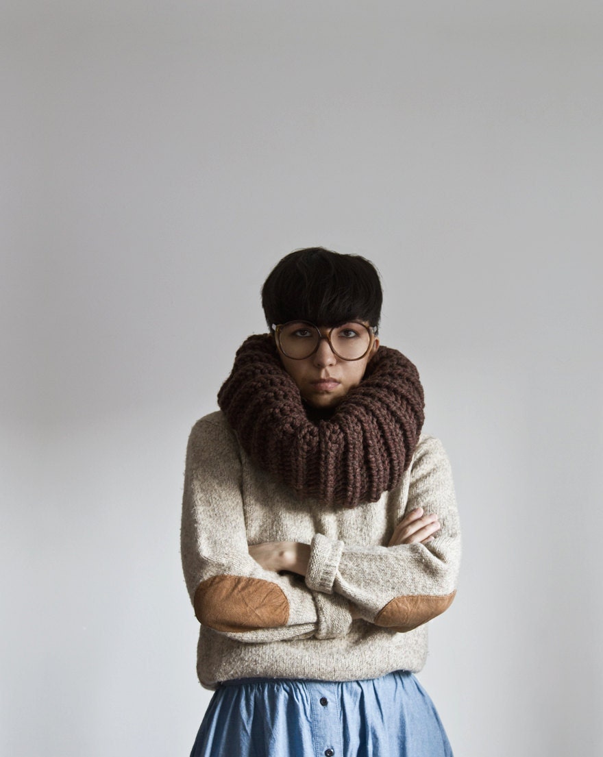 The New Yorker in Wood Brown