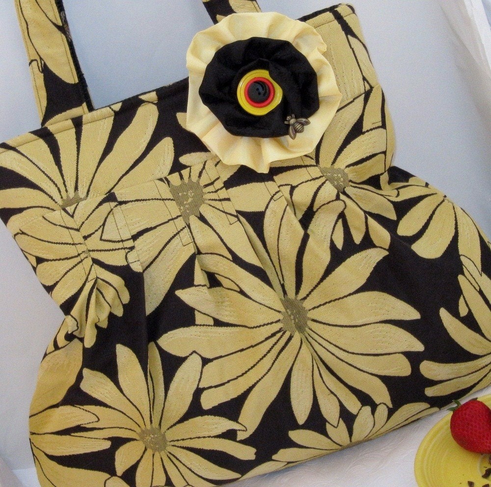 pleated handbag, yellow sunflower