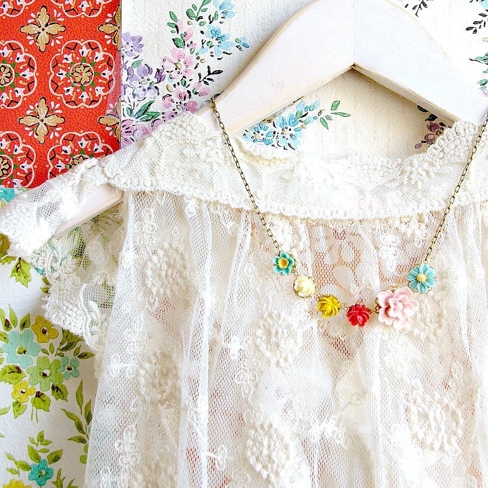 17" Flower Field Necklace