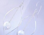 Sterling Silver Leaf Earring With Coin Pearl, Hammered, Gift Under 50, Bridesmaid Gift, Etsy Fashion, Valetine's Day Gift