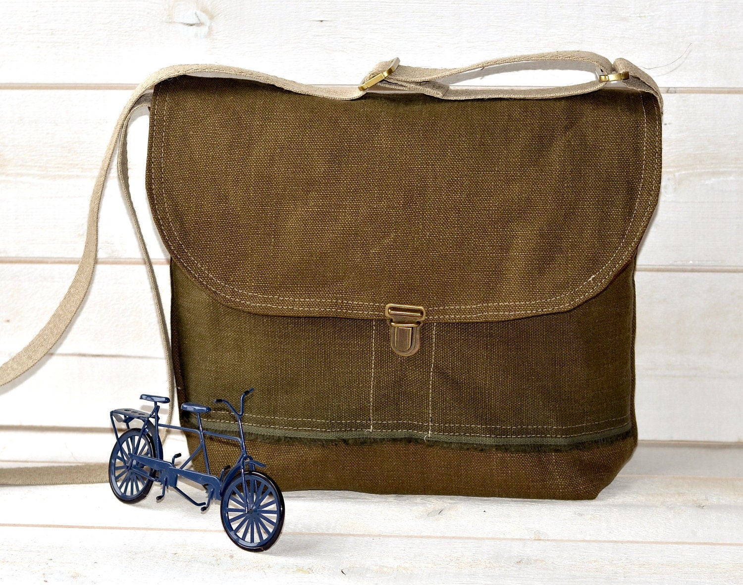UNISEX Medium French Messenger bag / Shoulder Bag / Laptop Bag / Diaper Bag / Travel Bag / Cross body bag / day bag in MOSS Linen