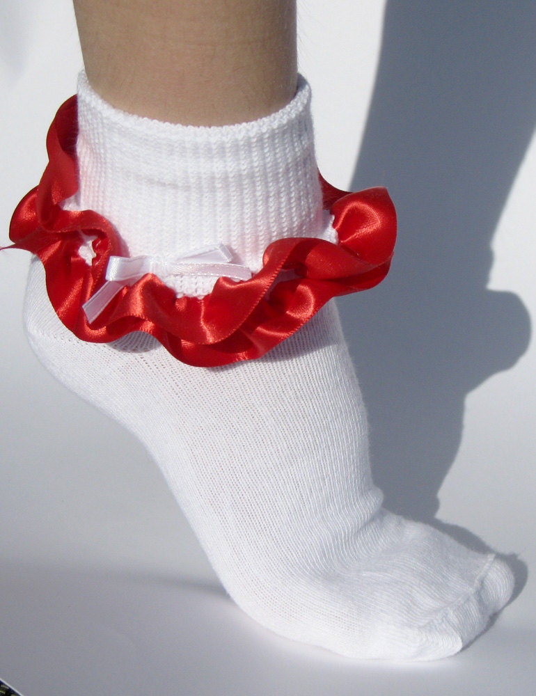 Girls Socks Red Ribbon Ruffle size medium 10-1/2 to 4 Valentine socks