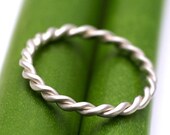 White Gold Twist- 18k band