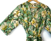 Womens Kimono Style Robe. Dressing Gown.  Sugar Magnolia. Knee Length.  One Medium left.