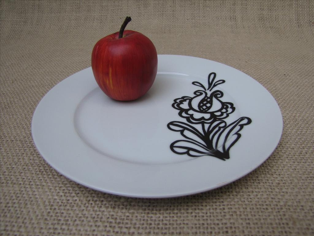 Black and White Nordic Flower Dessert Plates  Set of 4