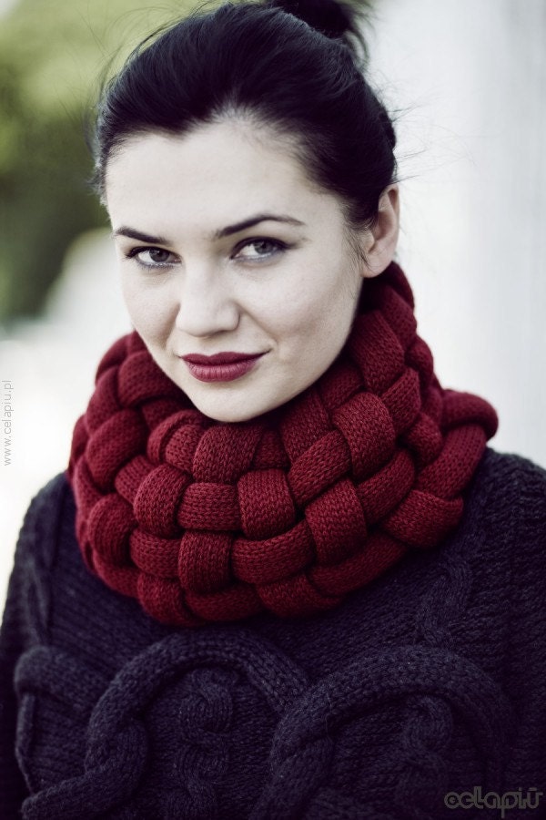 1/3 OFF Woven Cowl in Burgundy