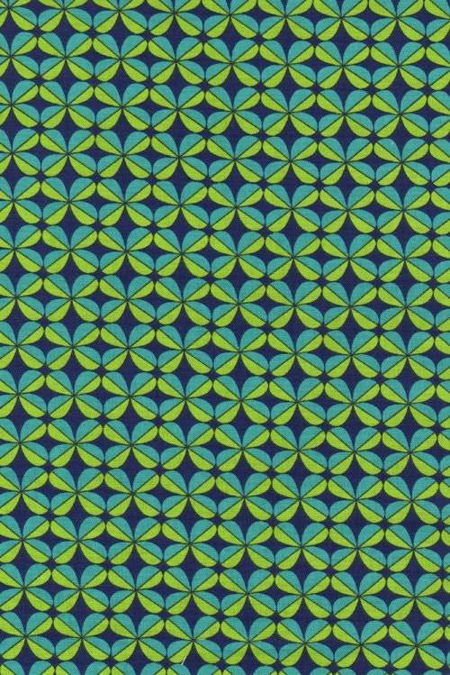 Timeless Treasures Elephant Showers Clover Geo Navy, 1 yard