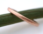 Simple Facets 2mm Band in Pink