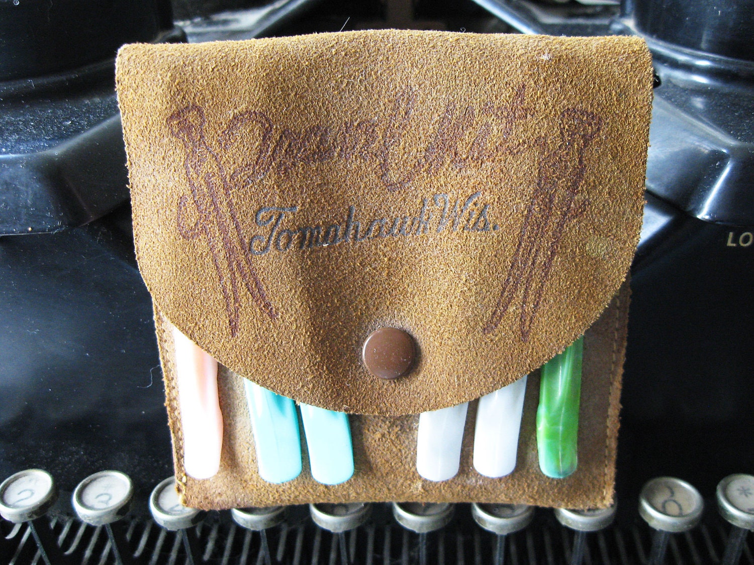 Vintage Souvenir Laundry Travel Kit - Tomahawk Wisconsin - Leather Pouch - Clothespins - Clothesline