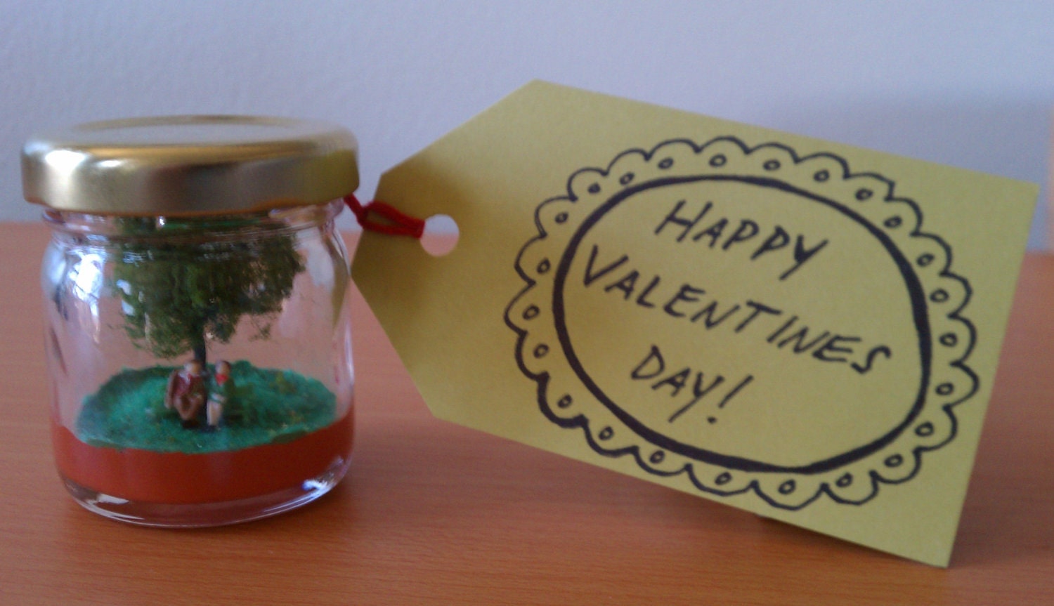 Mini Valentines Diorama - Male/Female Couple 2