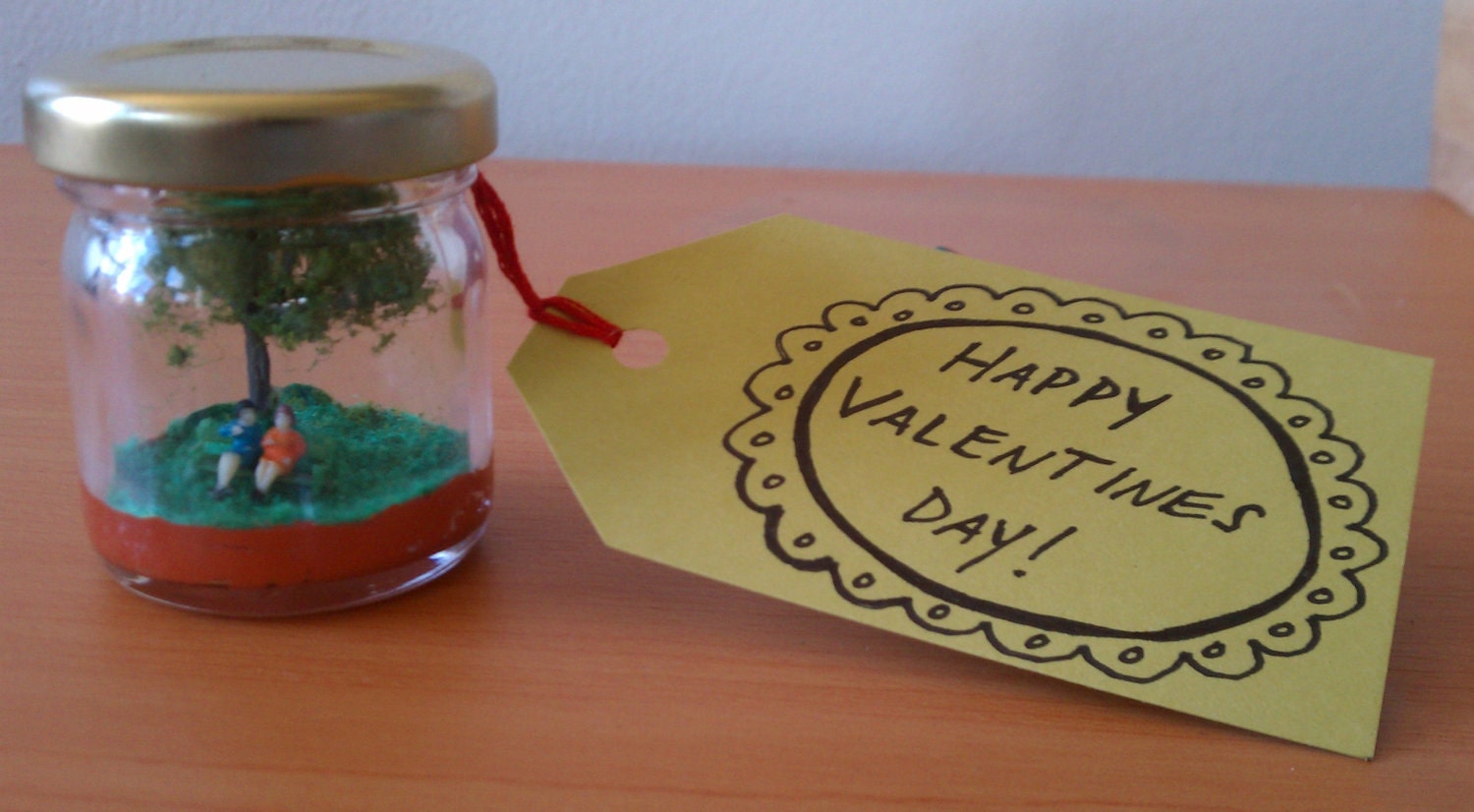 Mini Valentines Diorama - Female Couple 2