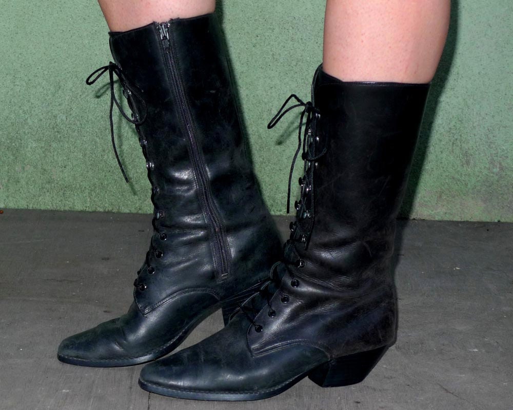 Granny Boots Black leather Lace Up Ankle boots size 7 Vintage 80s