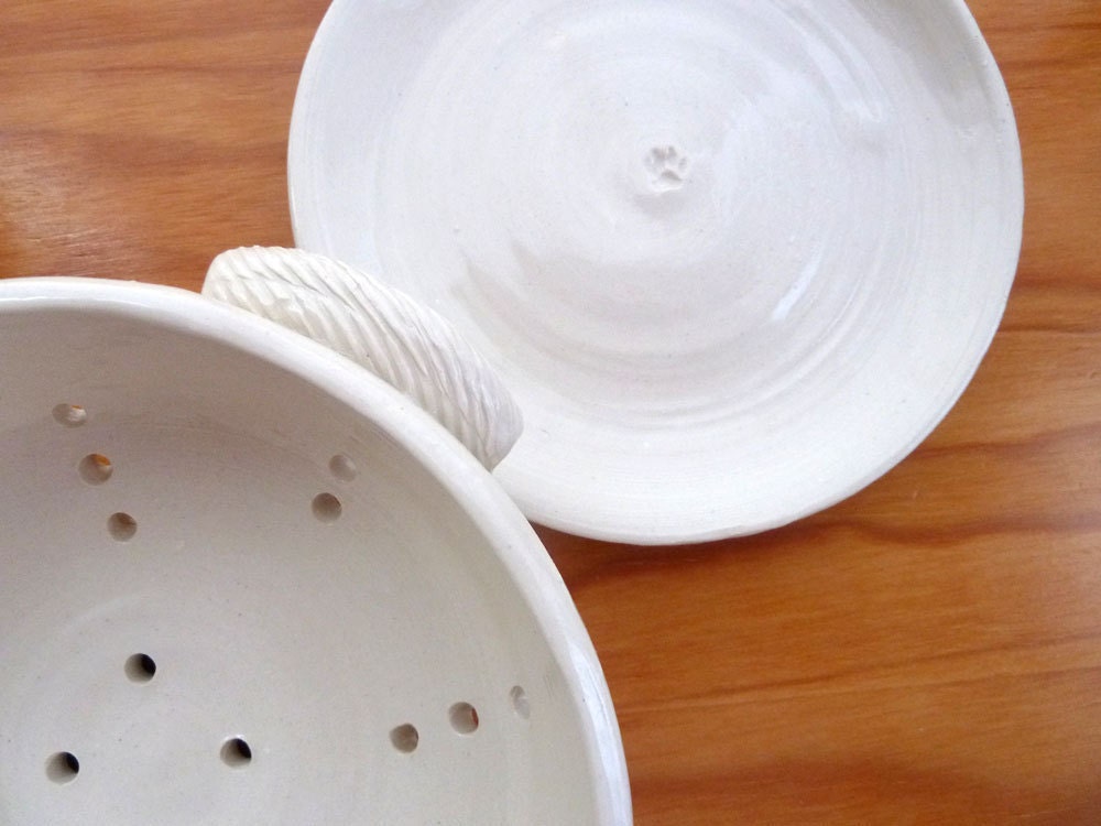 Berry Colander and Dish Set (Linen White)