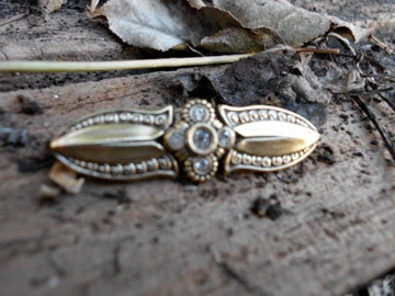 Vintage Brass Facing Tulips Swarovski Crystal Bar Pin Brooch