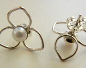 Floral Studs - silver