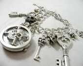 Skeleton Key - Squelette Clés - Antiqued Silver Skull Watch Charm Bracelet Steampunk Victorian Rocker Shabby Chic SALE