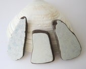 Brown Beach ceramics supplies with light blue sgp65
