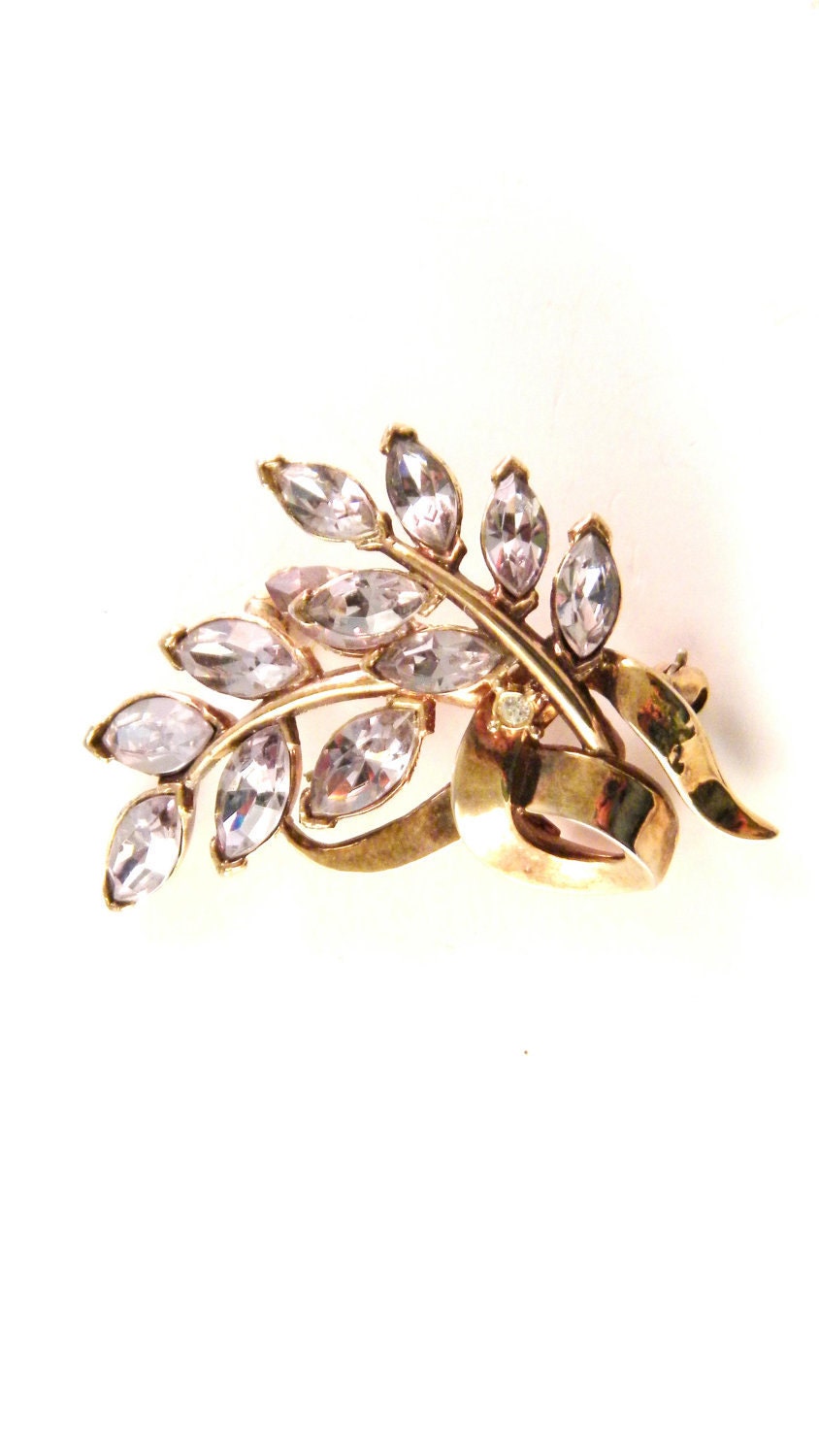 Crown Trifari Gold Tone and Rhinestone Pat. Pend Pin Brooch GORGEOUS
