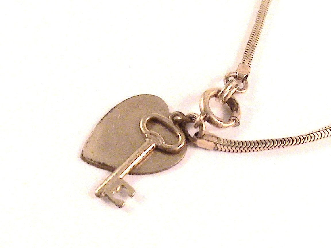 Carl Art Heart and Key Vintage Bracelet 1/20 12 k gold filled.