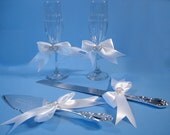 Personalized Wedding Toasting Flutes and Engraved Gold or Silver Serving Set with Linked Hearts in your Custom Color