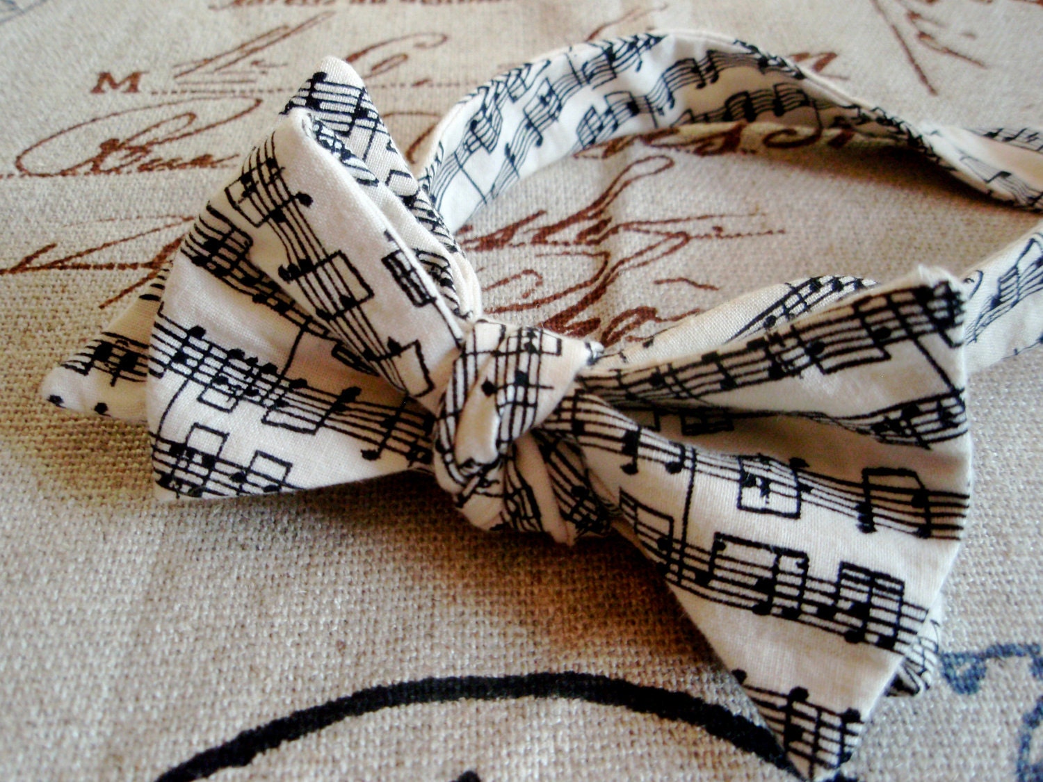 Music Note Bow Tie