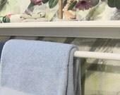 White 35.5 inch quilt removeable rod with shelf