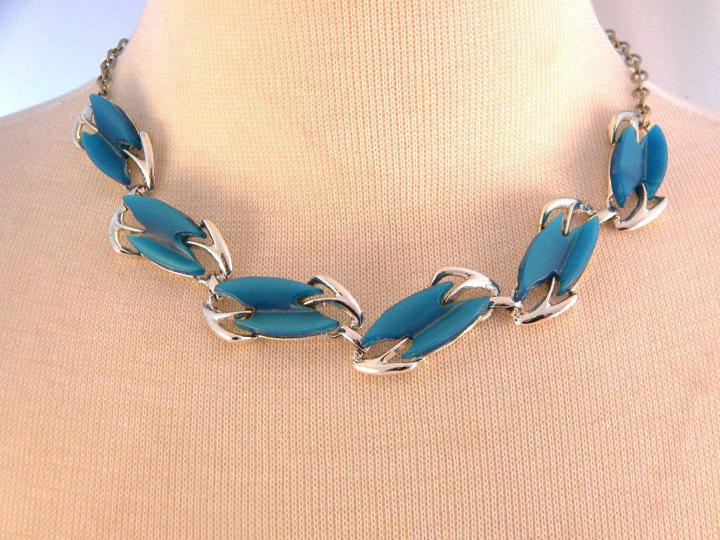 Vintage Turquoise colored Plastic and Silver tone Necklace