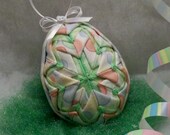 Quilted Ornament Easter Egg Pastel Bubbles
