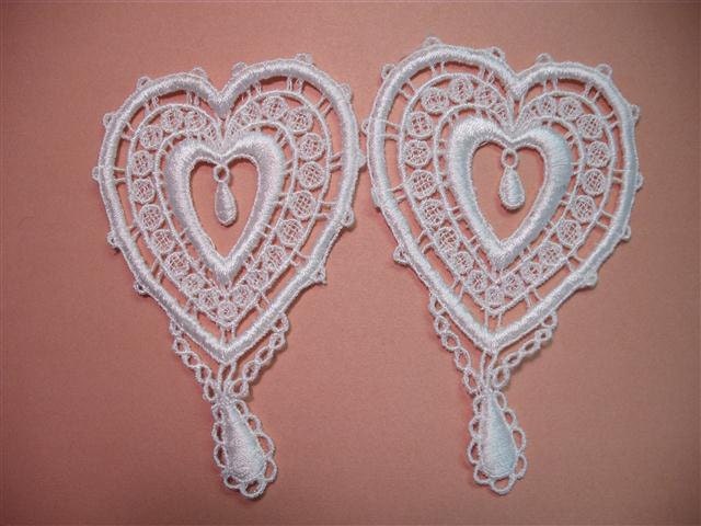 Vintage Lace Heart Appliques - White - (2)