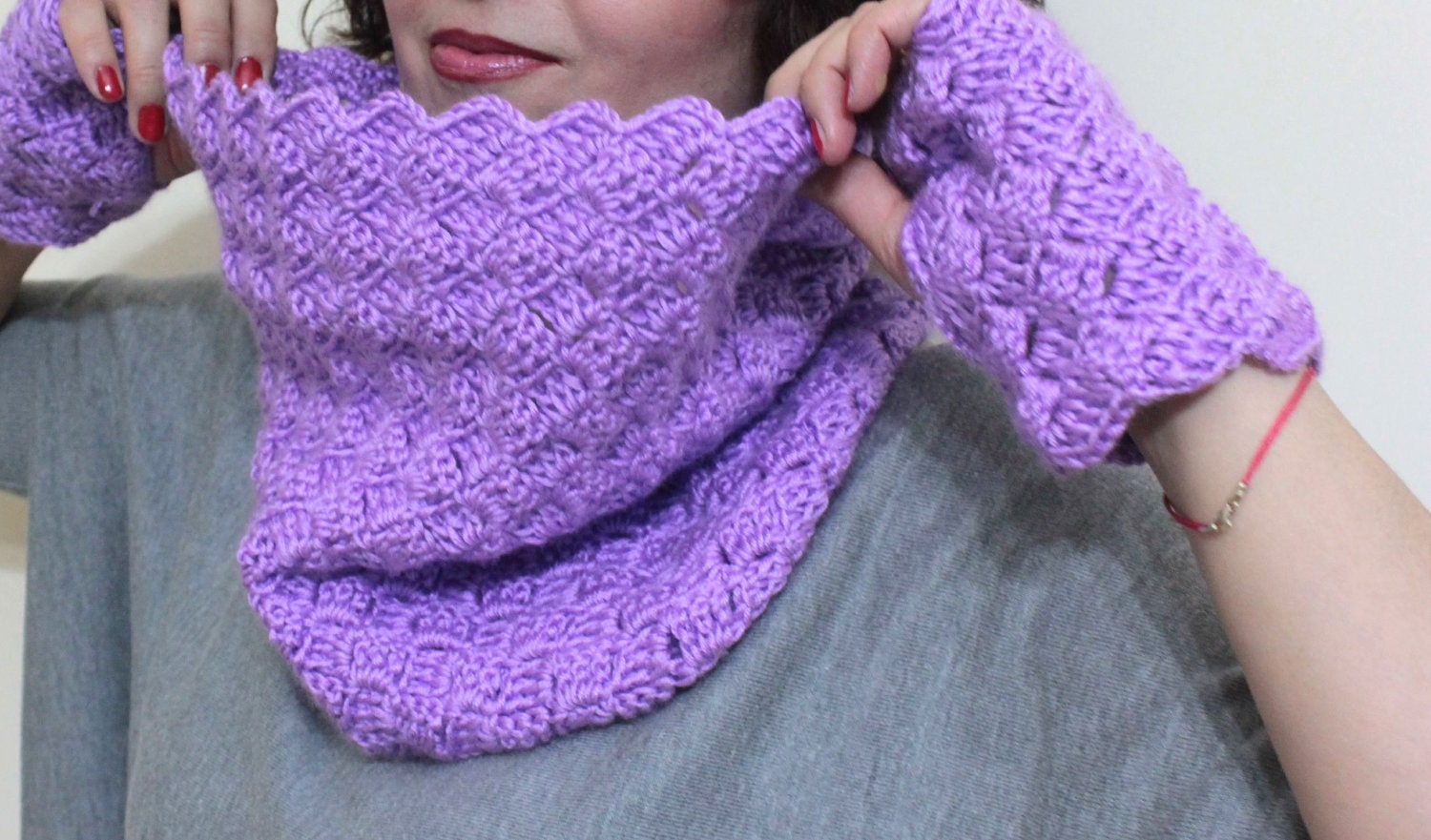 Amethyst purple Lilac Infinity Cowl with Fingerless Gloves Mittens, Fall Spring Hand Knit For Her Winter Fall Holiday Accessories