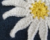 Crochet Pattern -- Daisy Embellishment