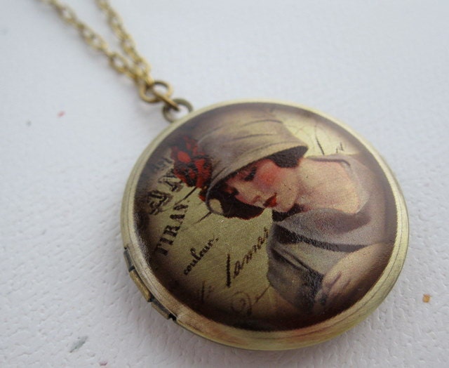 Vintage Belle Locket