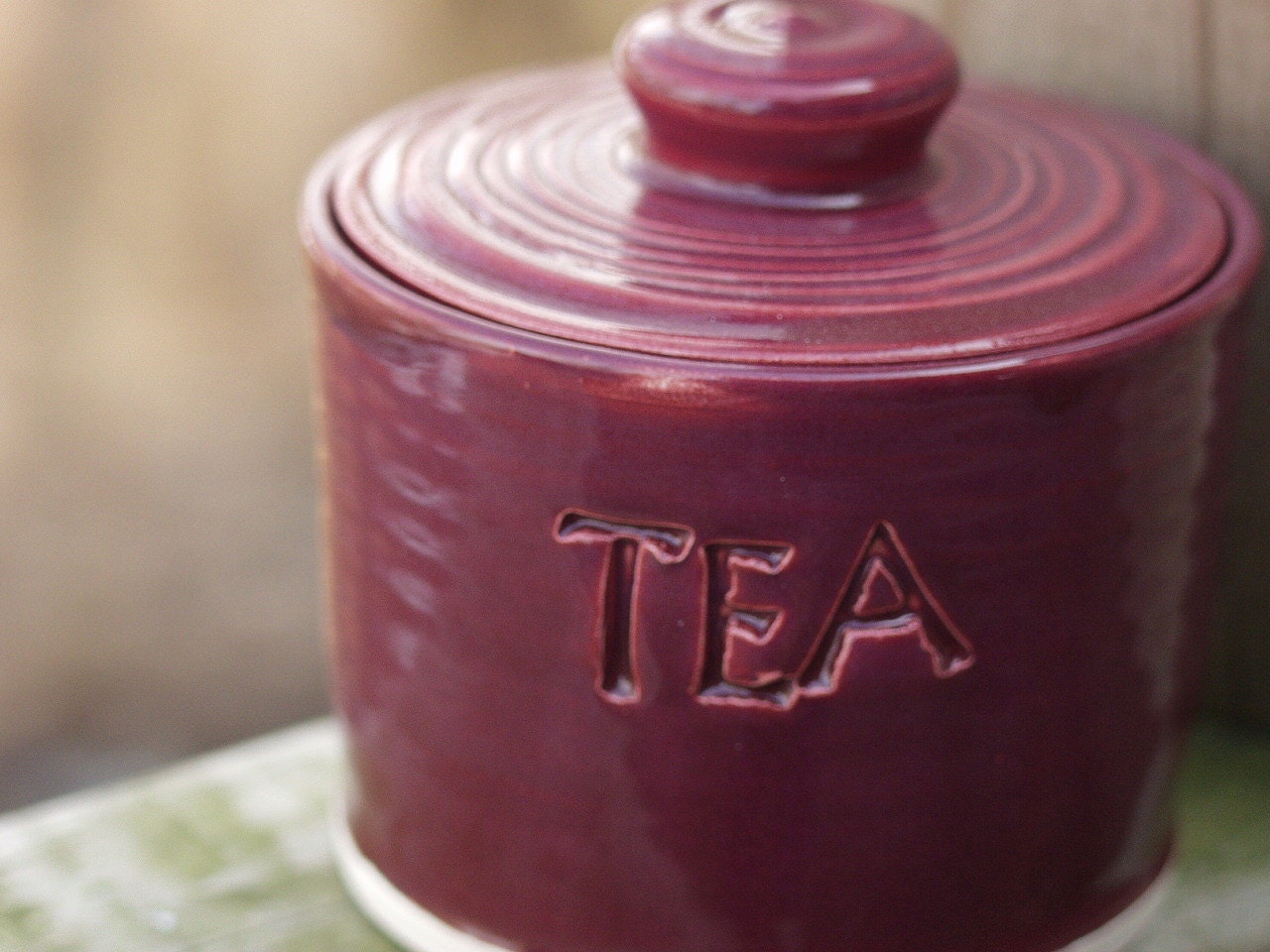 Cute Lidded Tea Jar- Maroon