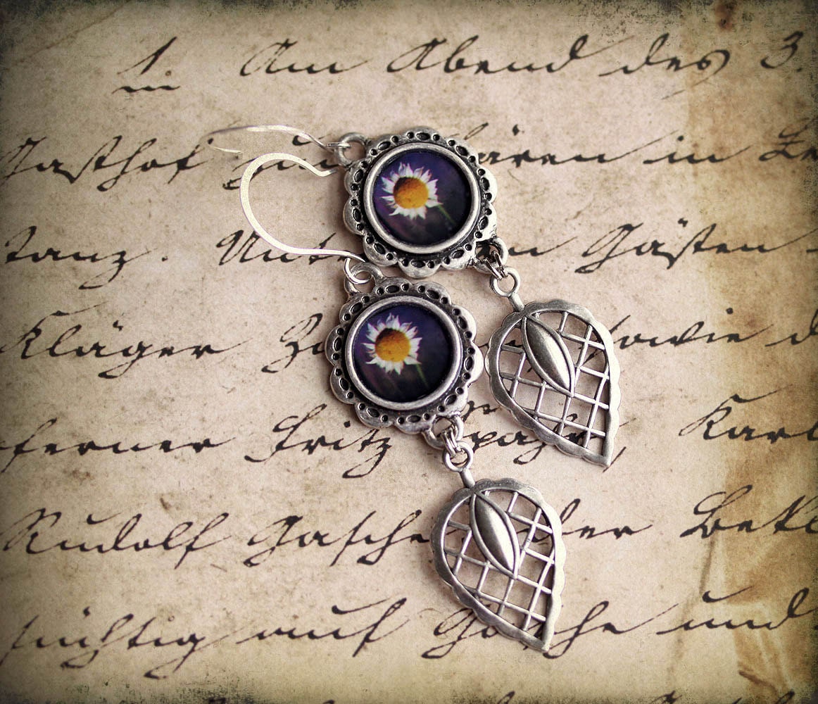20% OFF Sale Vintage Inspired Jewelry Photo Earrings - Daisy Face - original fine art photo