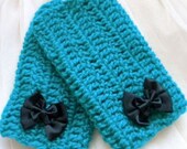 Ladylike crochet fingerless gloves with satin bow in seagreen