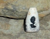 Bust of Marie Antoinette Silhouette ... Chinese Painting Jasper ... CAB ... 28mm ... no drilled holes
