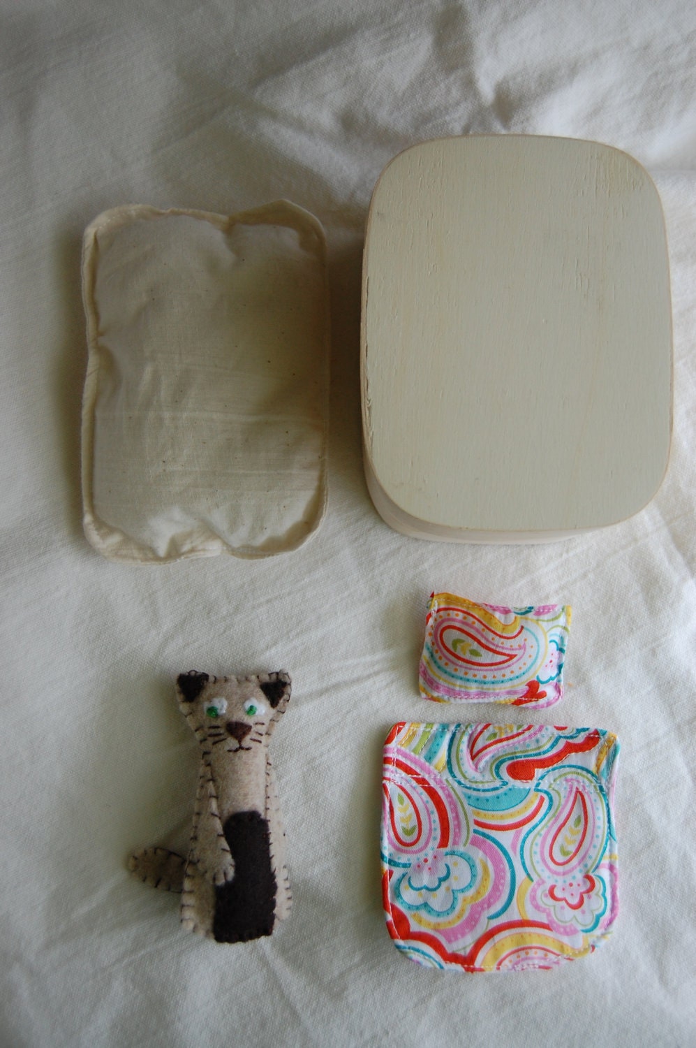 Felt Cat with Wood Box Bed and Mini Quilt