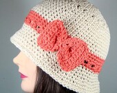 Cloche Hat with Bow in Cream, Coral