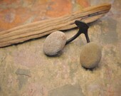 Double Hook with Beach Rocks