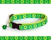 Cat Collar - Shamrocks in Circles - Large Cat Collar