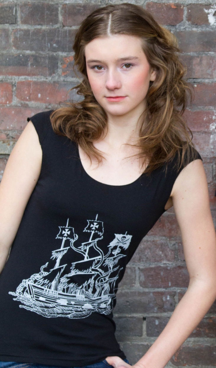 Pirate Ship Kraken Tee Womens Scoop Neck XLARGE