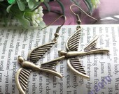 Pretty retro copper flying dove bird earrings pendant vintage style