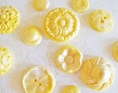 25 Chocolate Buttons: Yellow & Starlight White Glimmer Il_170x135
